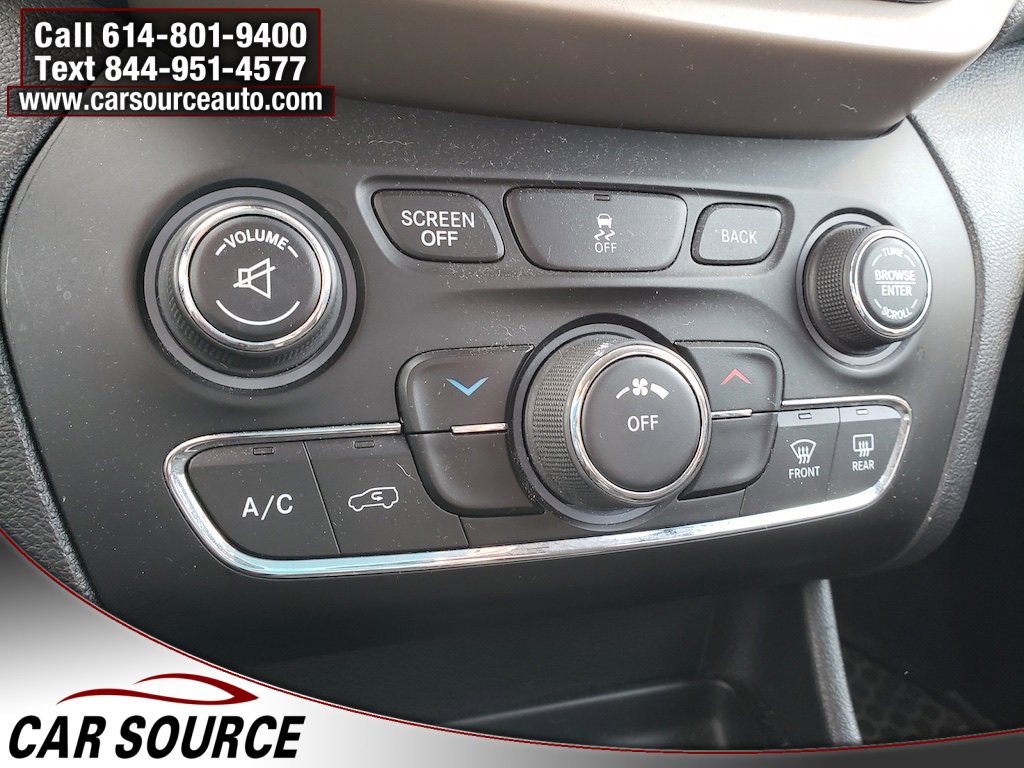 Used 2016 Jeep Cherokee Latitude w/ Cold Weather Group image 23