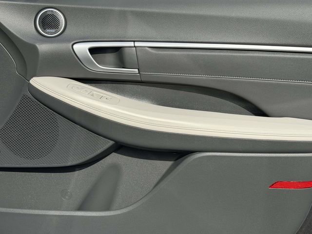 Used 2025 Hyundai Sonata Limited FWD image 6