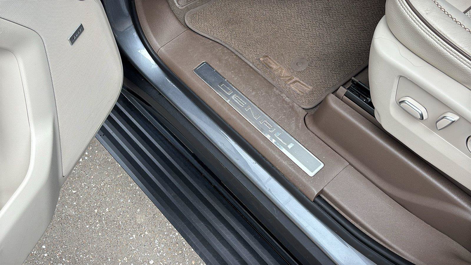 Used 2022 GMC Yukon Denali AWD/4WD image 17