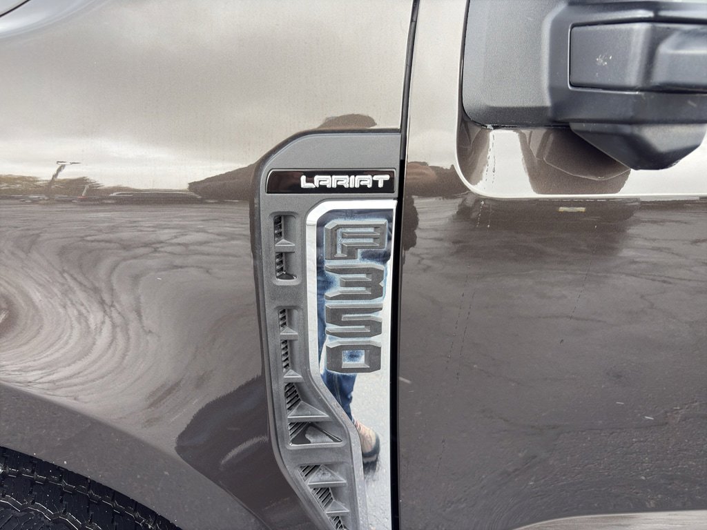 Used 2024 Ford F350 Lariat AWD/4WD image 9
