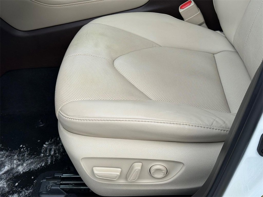 Used 2021 Toyota Highlander Limited image 24