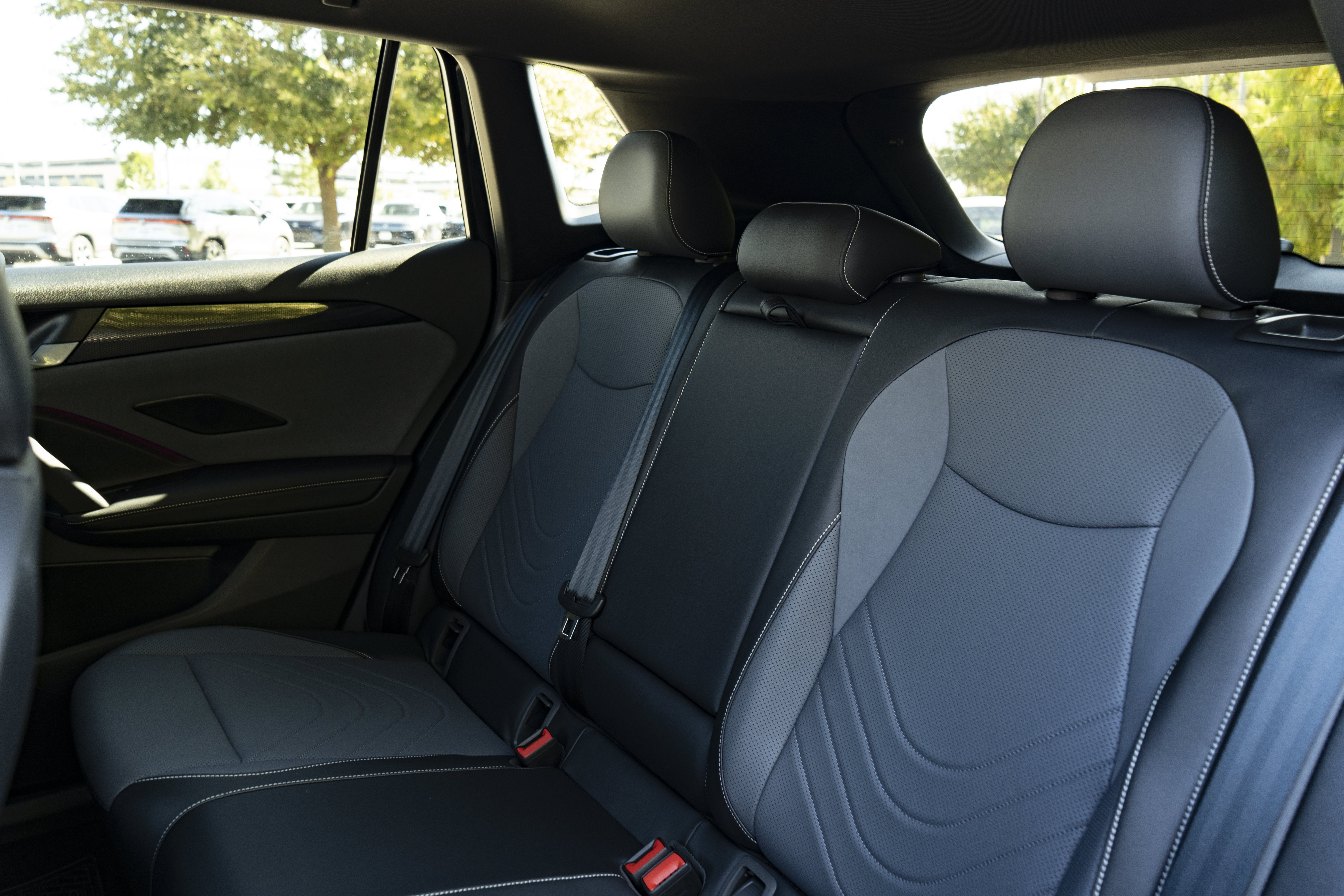 Certified 2026 Volkswagen Tiguan SE R-Line FWD image 17