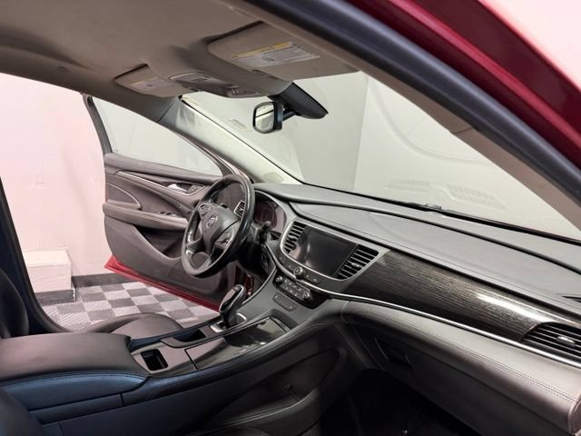 Used 2017 Buick LaCrosse Essence FWD image 24