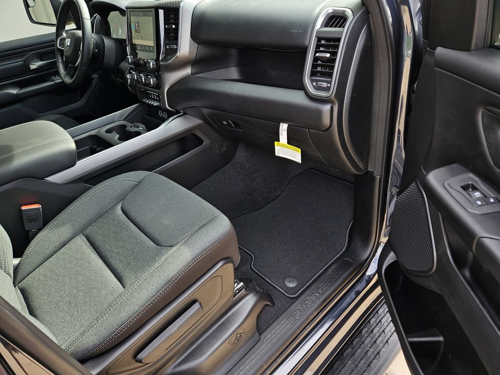 New 2026 RAM 1500 Express AWD/4WD image 7