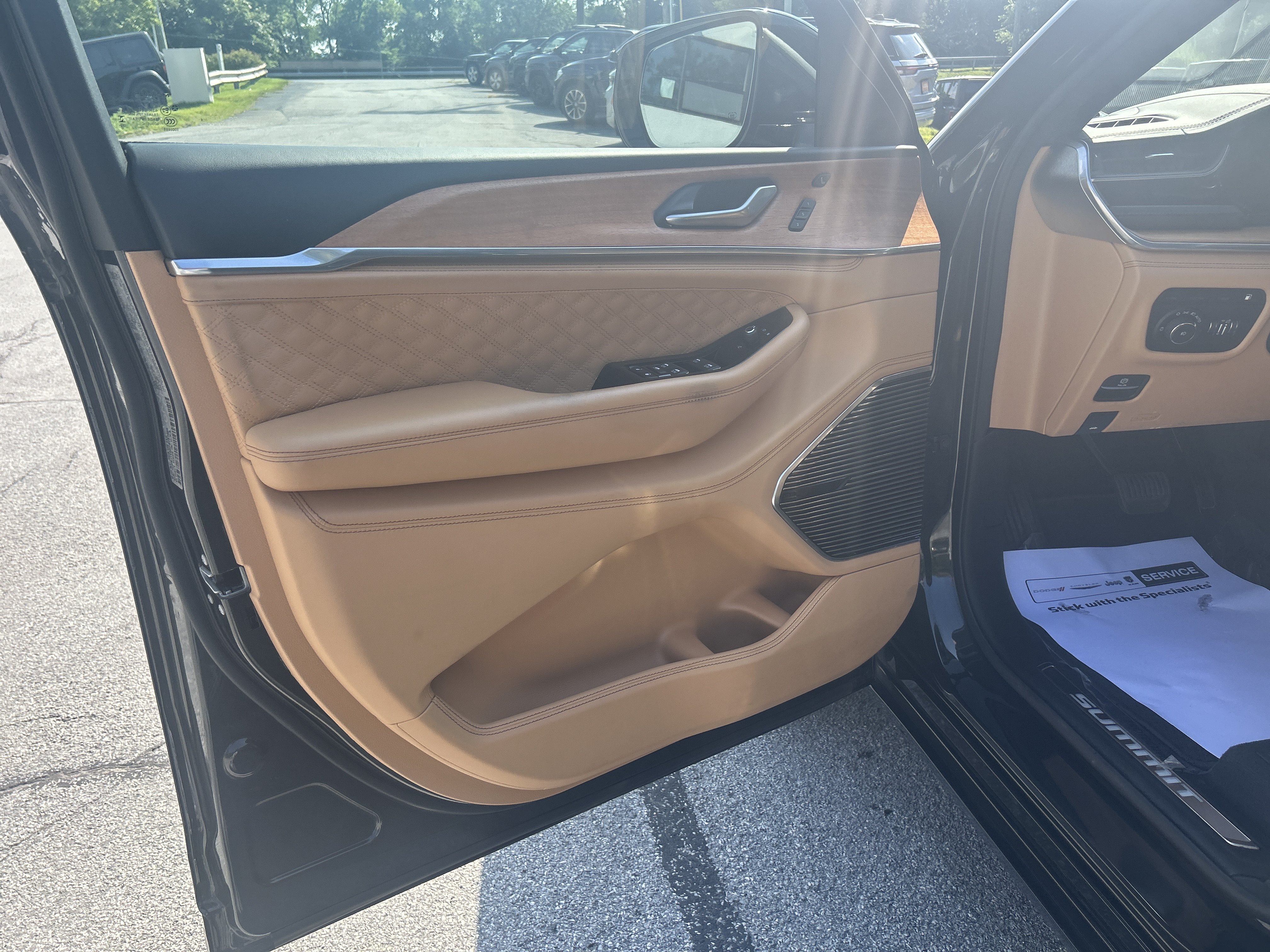 Certified 2023 Jeep Grand Cherokee Summit AWD/4WD image 14