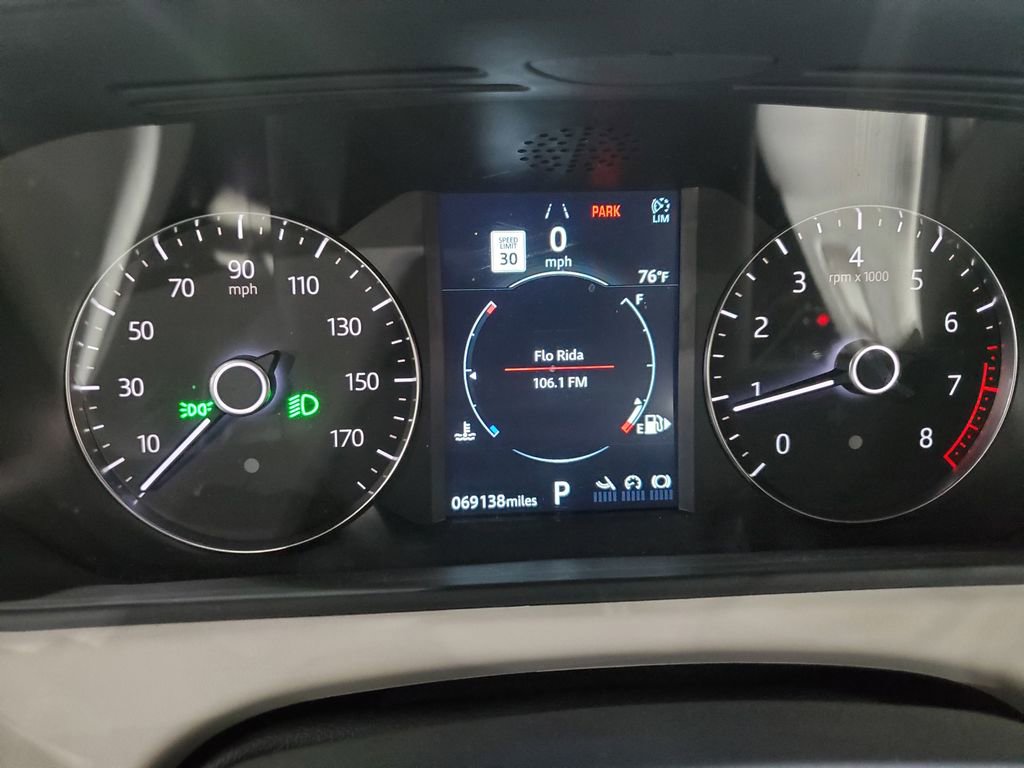 Used 2020 Land Rover Range Rover Velar R-Dynamic S image 35