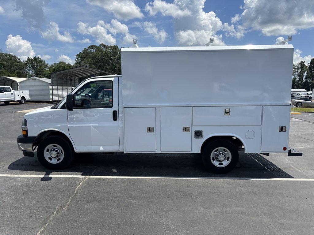 Used 2023 Chevrolet Express 3500 w/ Power Convenience Package image 4