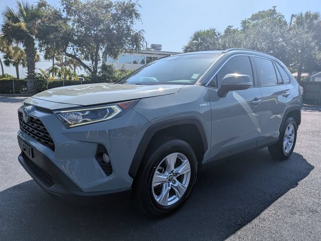 Used 2021 Toyota RAV4 XLE w/ Convenience Package AWD/4WD image 8