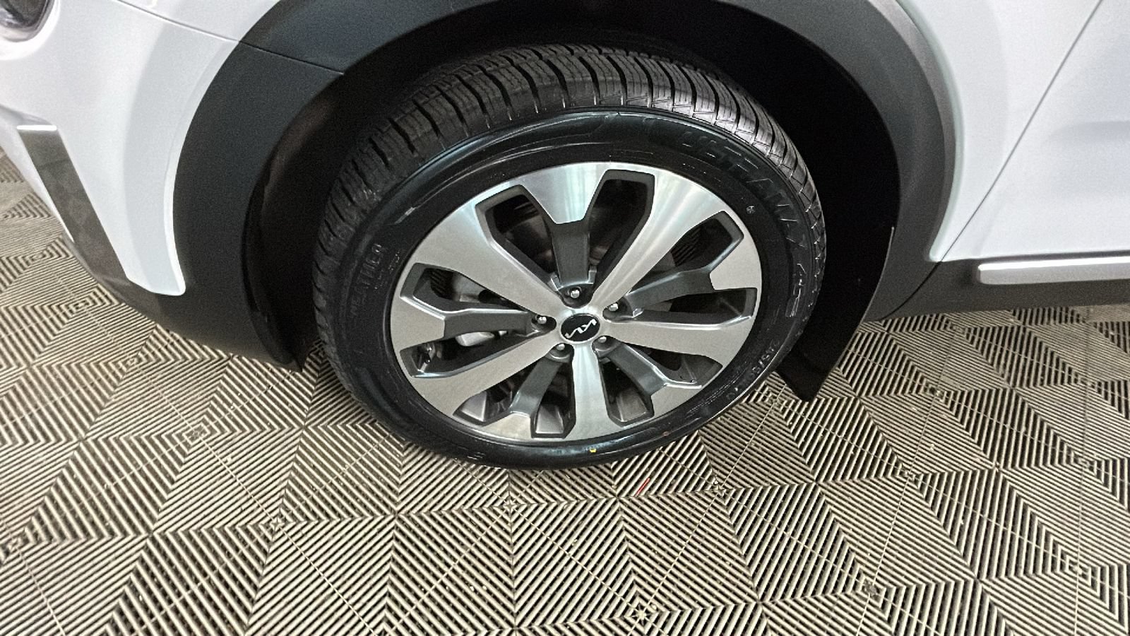 Used 2022 Kia Telluride S AWD/4WD image 11