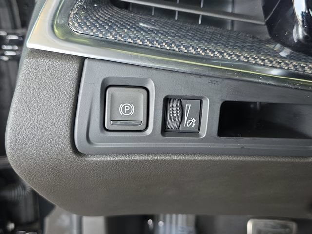 Certified 2024 Cadillac XT5 Sportv w/ LPO, Floor Liner Package AWD/4WD image 25