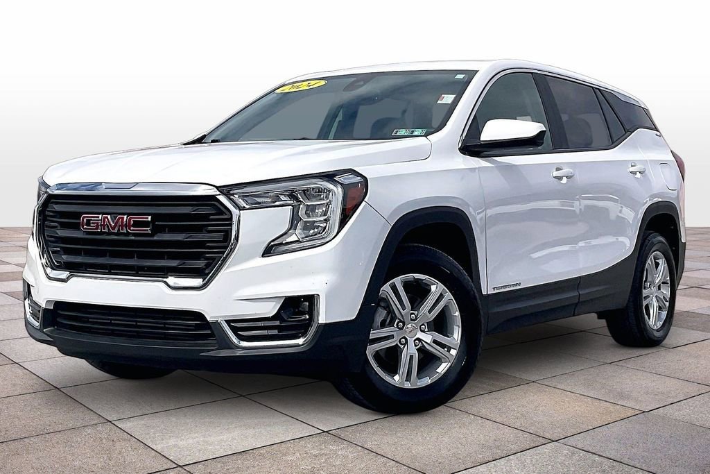 Used 2024 GMC Terrain SLE image 2