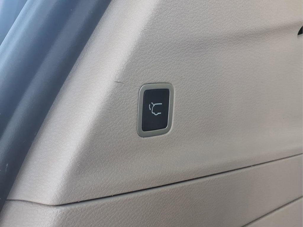 Used 2024 Chrysler Pacifica Touring-L FWD image 29