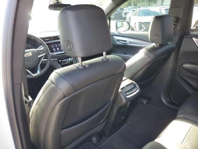 Certified 2024 Cadillac XT6 Luxury FWD image 15