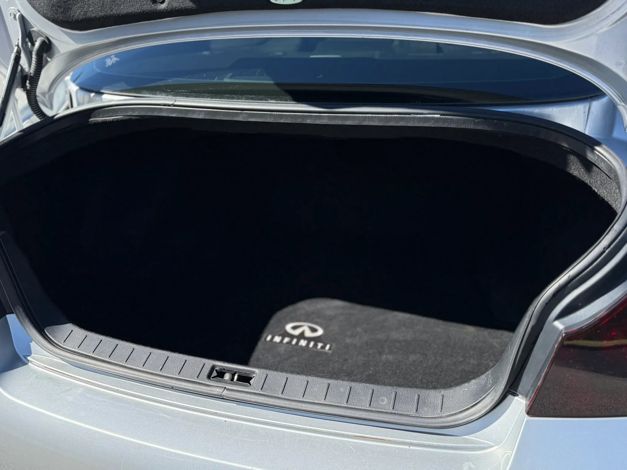 Used 2015 INFINITI Q40 AWD w/ Navigation Package image 14