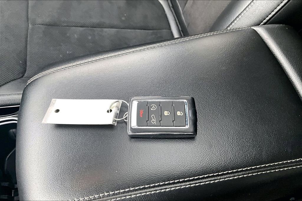 Used 2023 Jeep Grand Cherokee L Laredo image 34