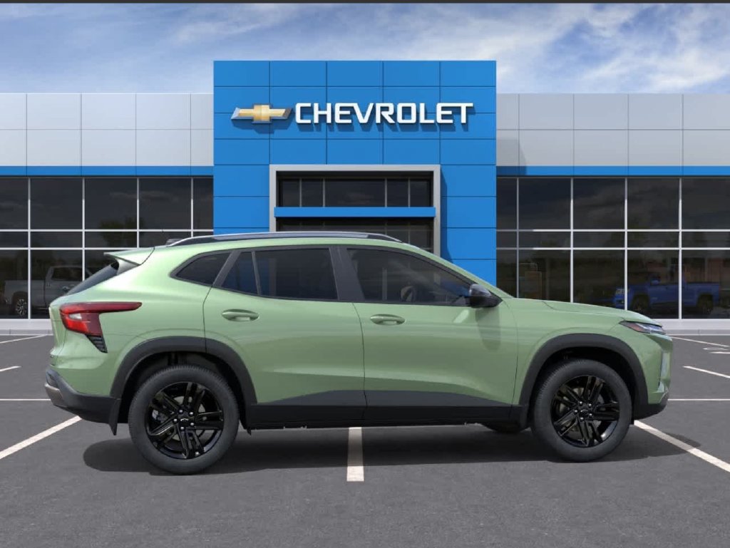 New 2026 Chevrolet Trax ACTIV w/ Driver Confidence Package FWD image 3