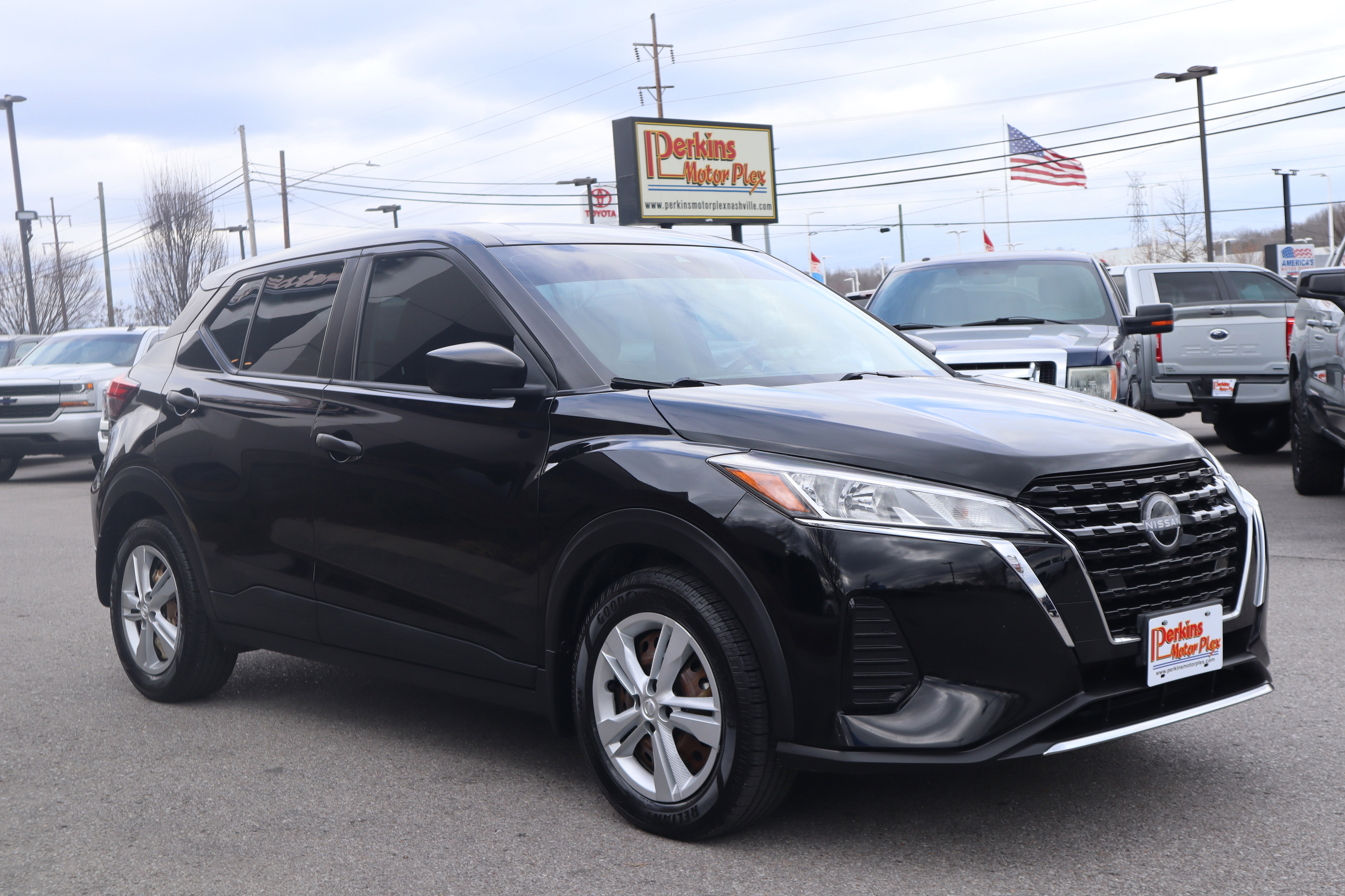 Used 2022 Nissan Kicks S image 5