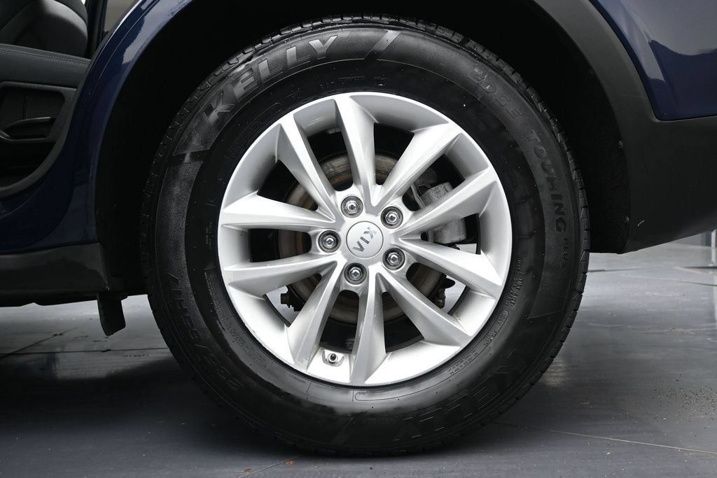 Used 2016 Kia Sorento FWD image 14