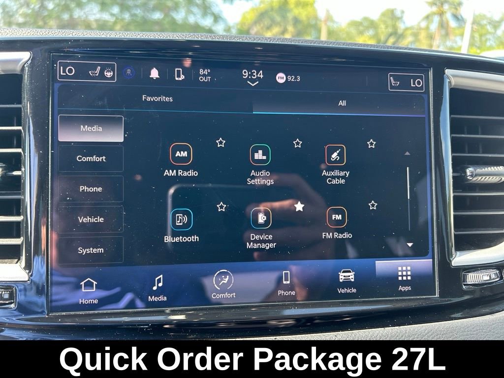 Used 2024 Chrysler Pacifica Touring-L FWD image 12