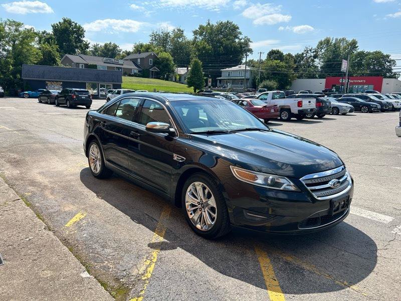 Used 2010 Ford Taurus Limited FWD image 4