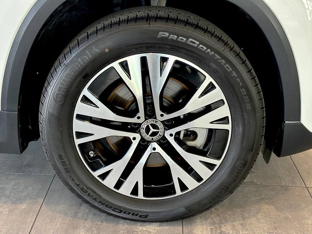 Used 2025 Mercedes-Benz GLA 250 4MATIC w/ Winter Package image 39