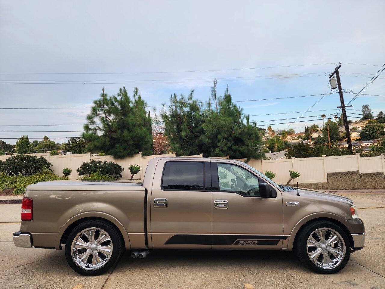 Used 2004 Ford F150 Lariat RWD image 6