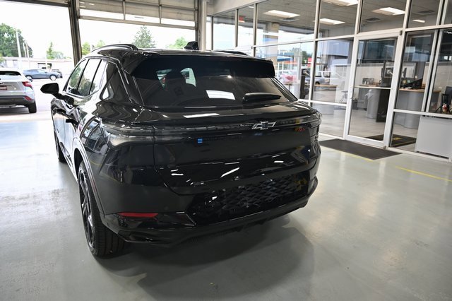New 2025 Chevrolet Equinox EV RS image 6