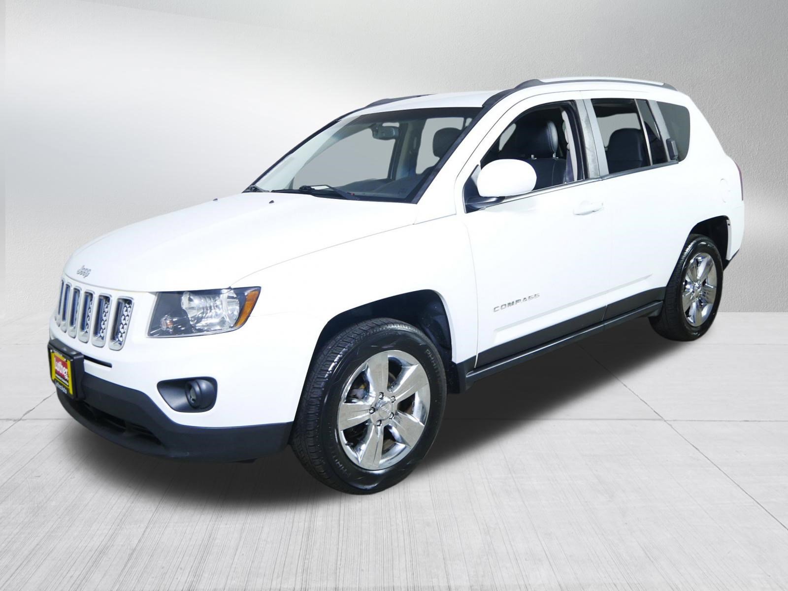Used 2017 Jeep Compass Latitude image 3