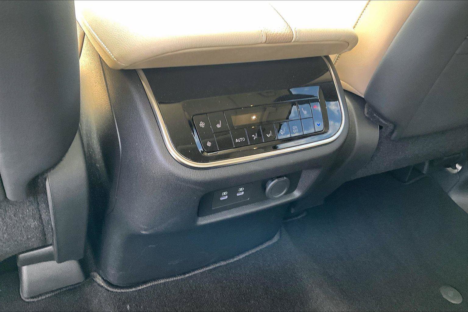 Certified 2025 Nissan Armada Platinum Reserve AWD/4WD image 34
