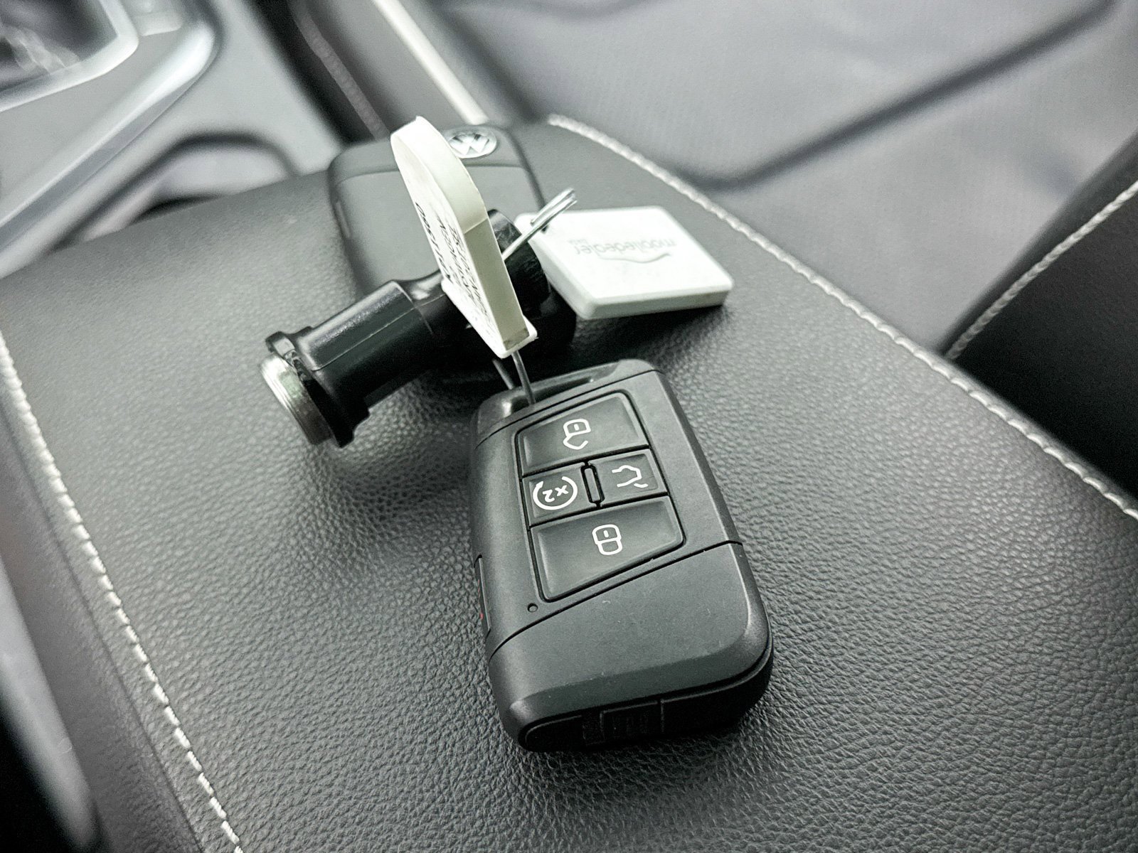 Used 2022 Volkswagen Tiguan SEL R-Line image 39