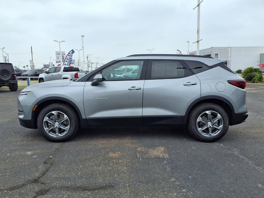 Used 2024 Chevrolet Blazer LT w/ Convenience Package FWD image 5