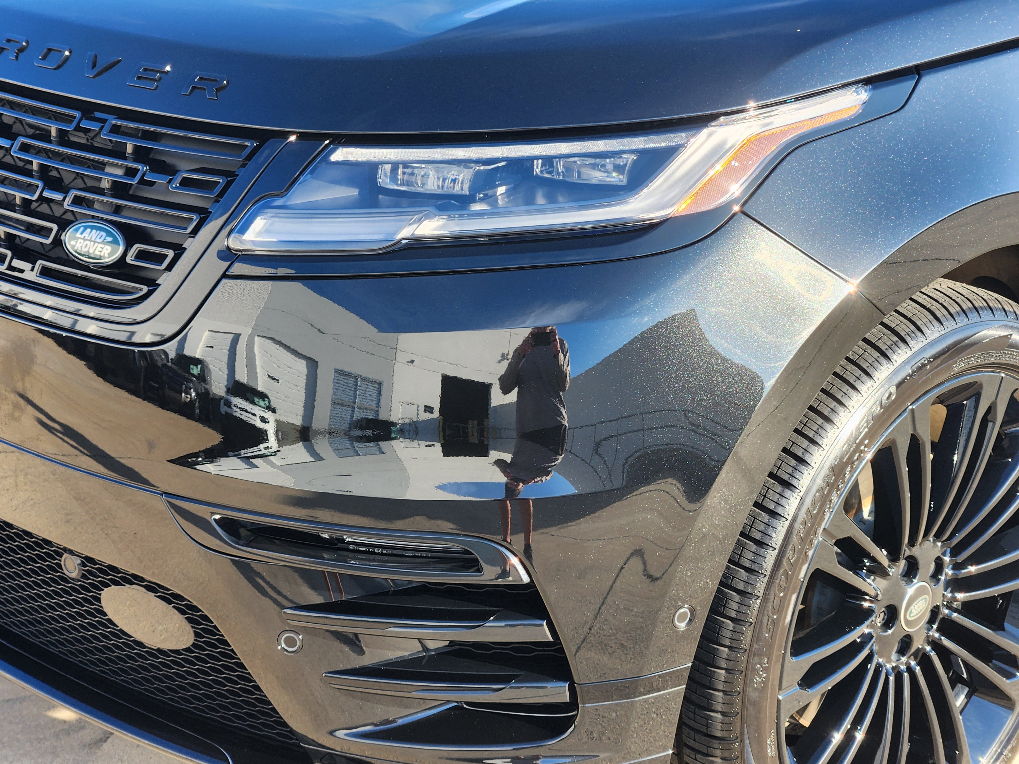 New 2026 Land Rover Range Rover Velar Dynamic SE image 9