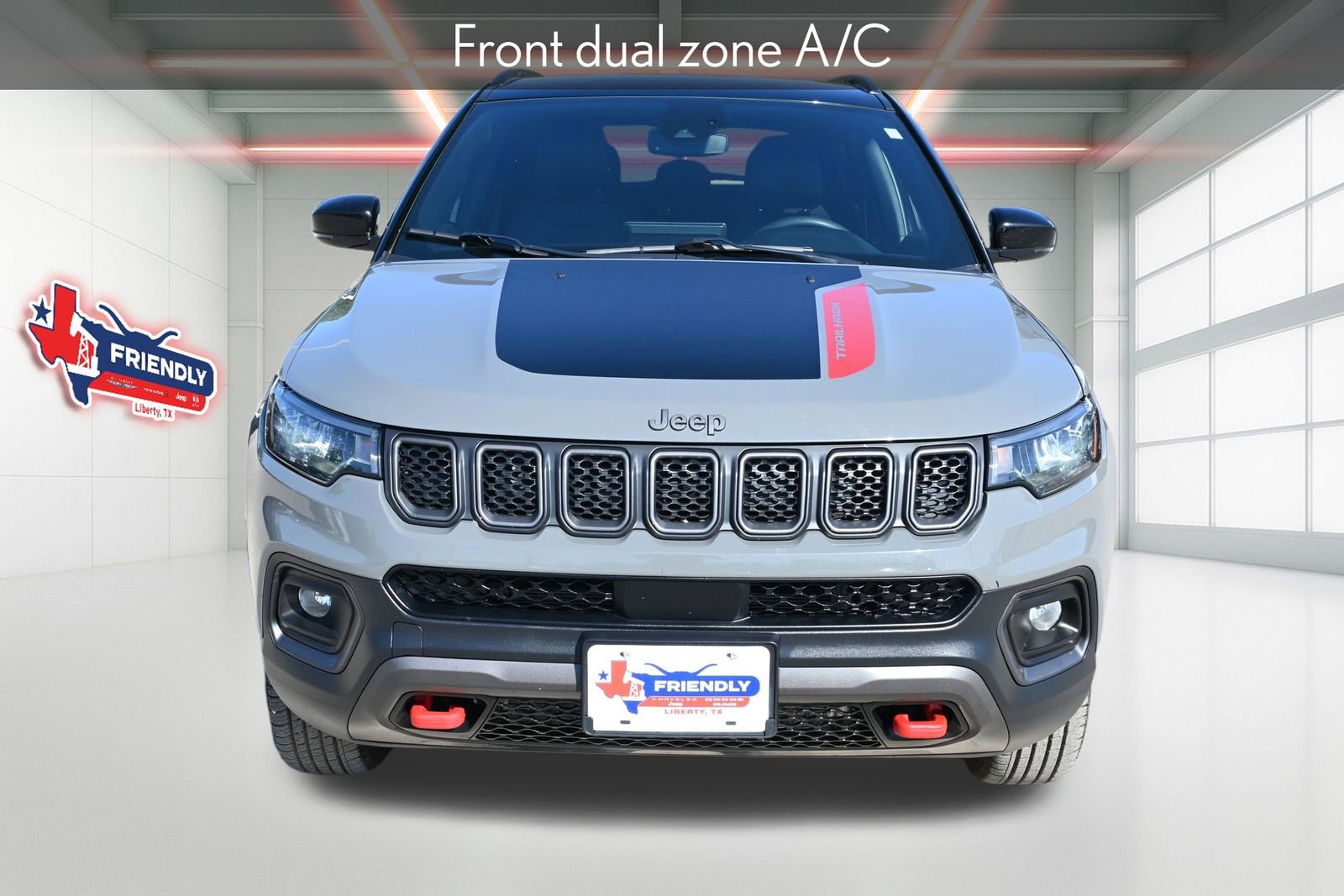 Used 2024 Jeep Compass Trailhawk image 6