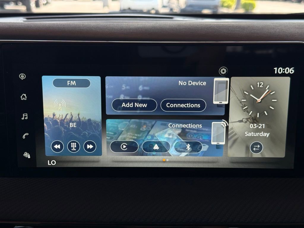 Used 2025 Nissan Kicks SR image 29