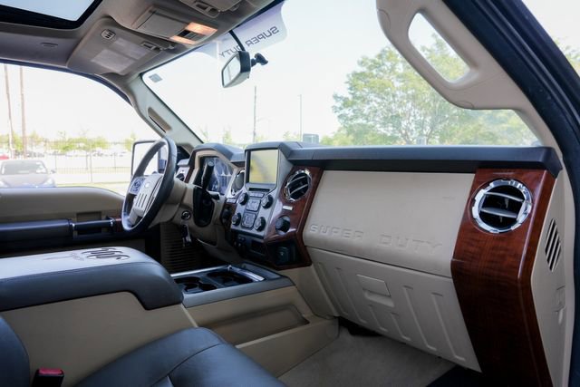 Used 2016 Ford F250 King Ranch w/ King Ranch w/Chrome Package AWD/4WD image 34