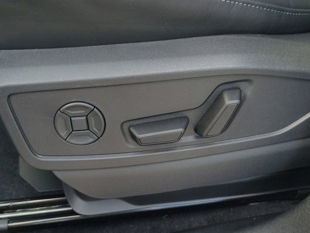 New 2025 Audi Q5 Premium Plus image 18