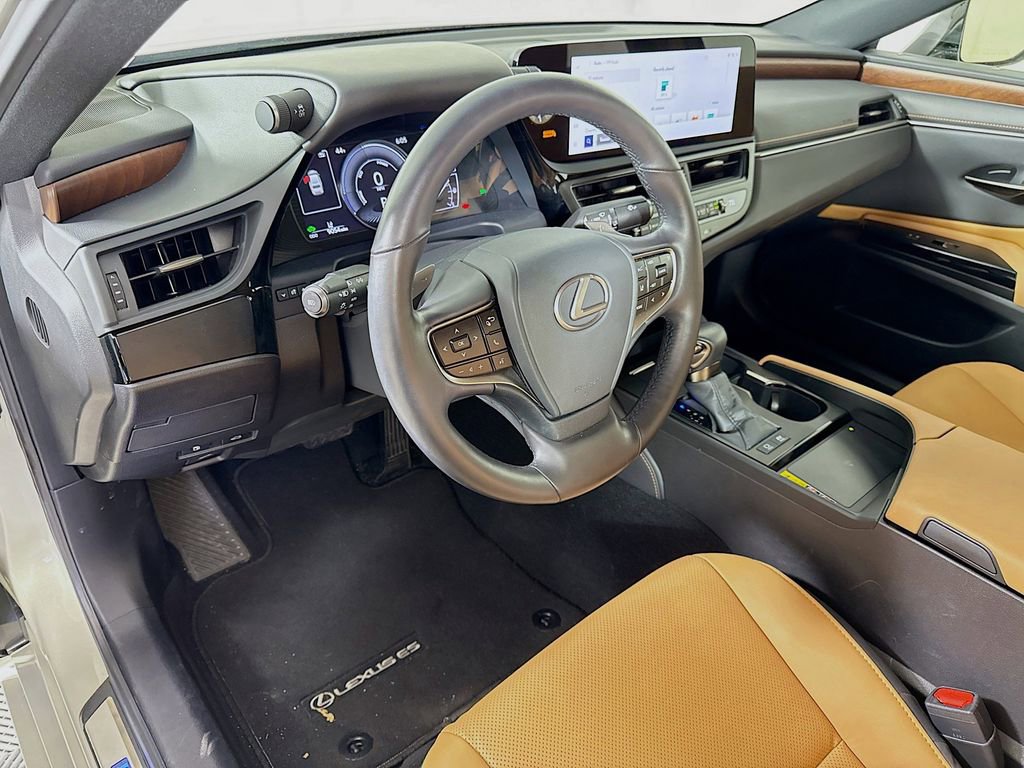 Certified 2025 Lexus ES 300h w/ Premium Package image 9