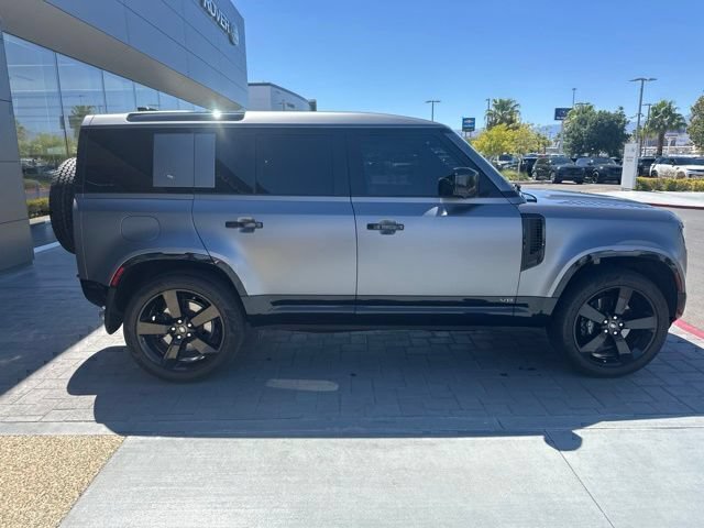 Used 2023 Land Rover Defender 110 V8 AWD/4WD image 4