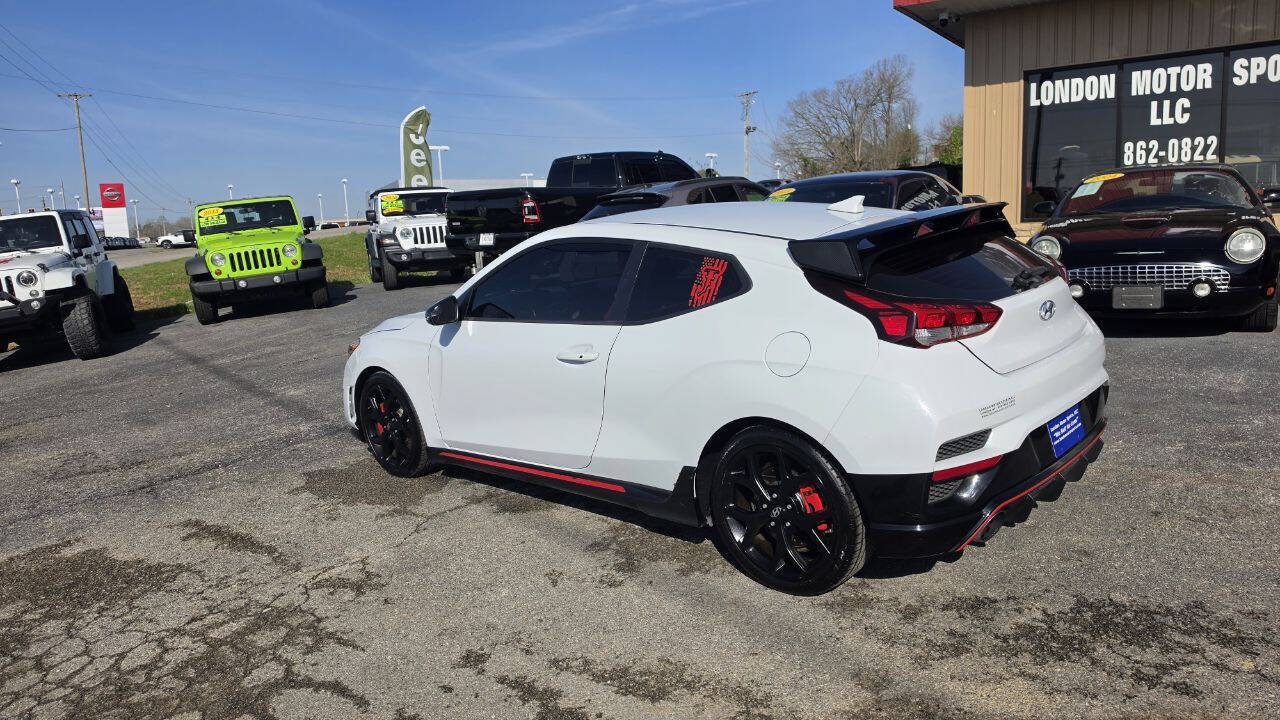 Used 2019 Hyundai Veloster N N FWD image 2