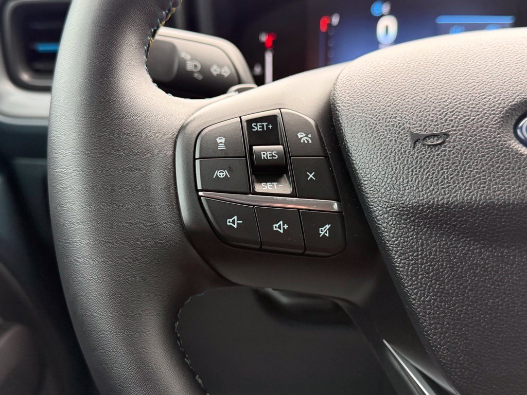 Used 2025 Ford Maverick Lobo AWD/4WD image 25