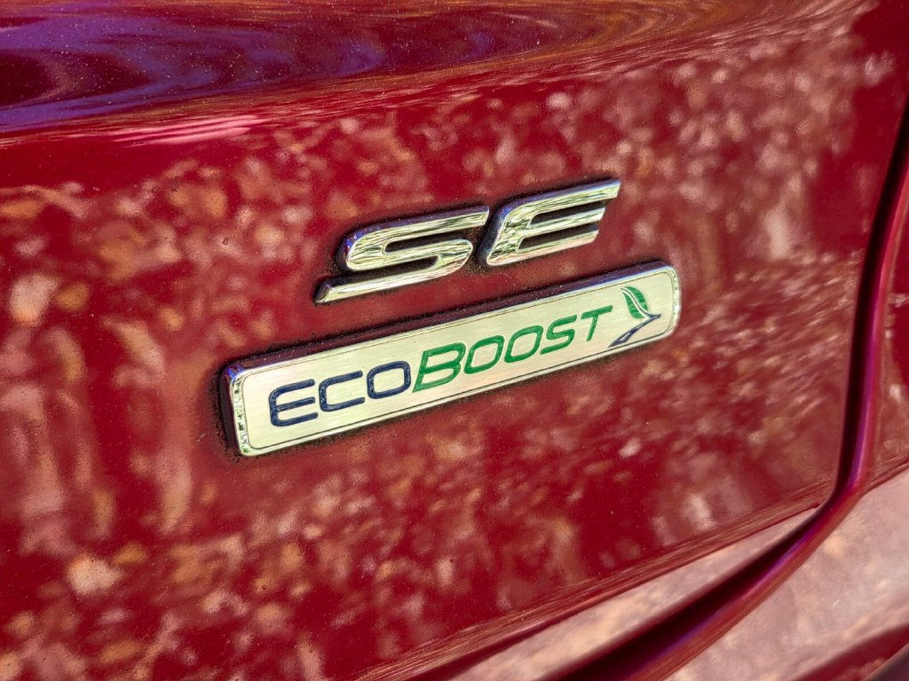 Used 2020 Ford Fusion SE FWD image 9