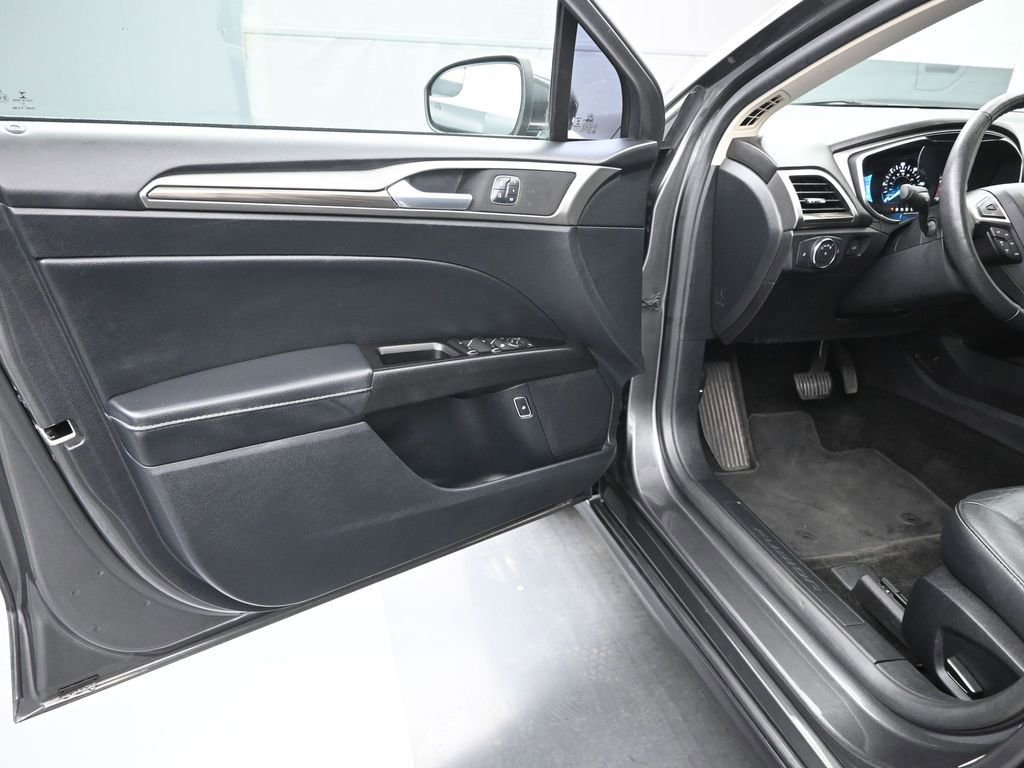 Used 2018 Ford Fusion Energi SE image 10