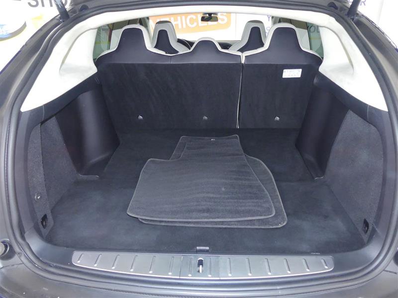 Used 2018 Tesla Model X 100D image 26