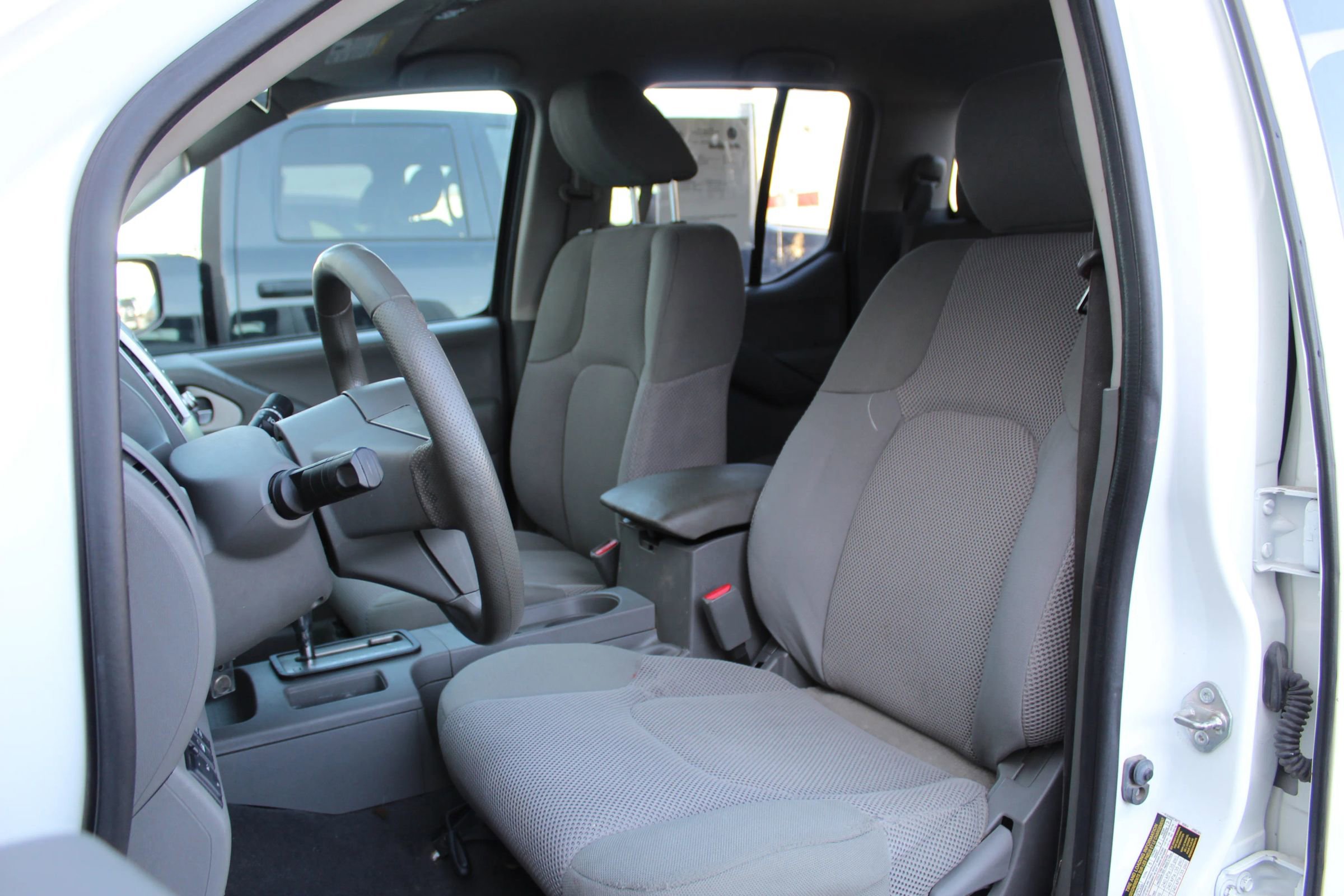 Used 2019 Nissan Frontier SV AWD/4WD image 17