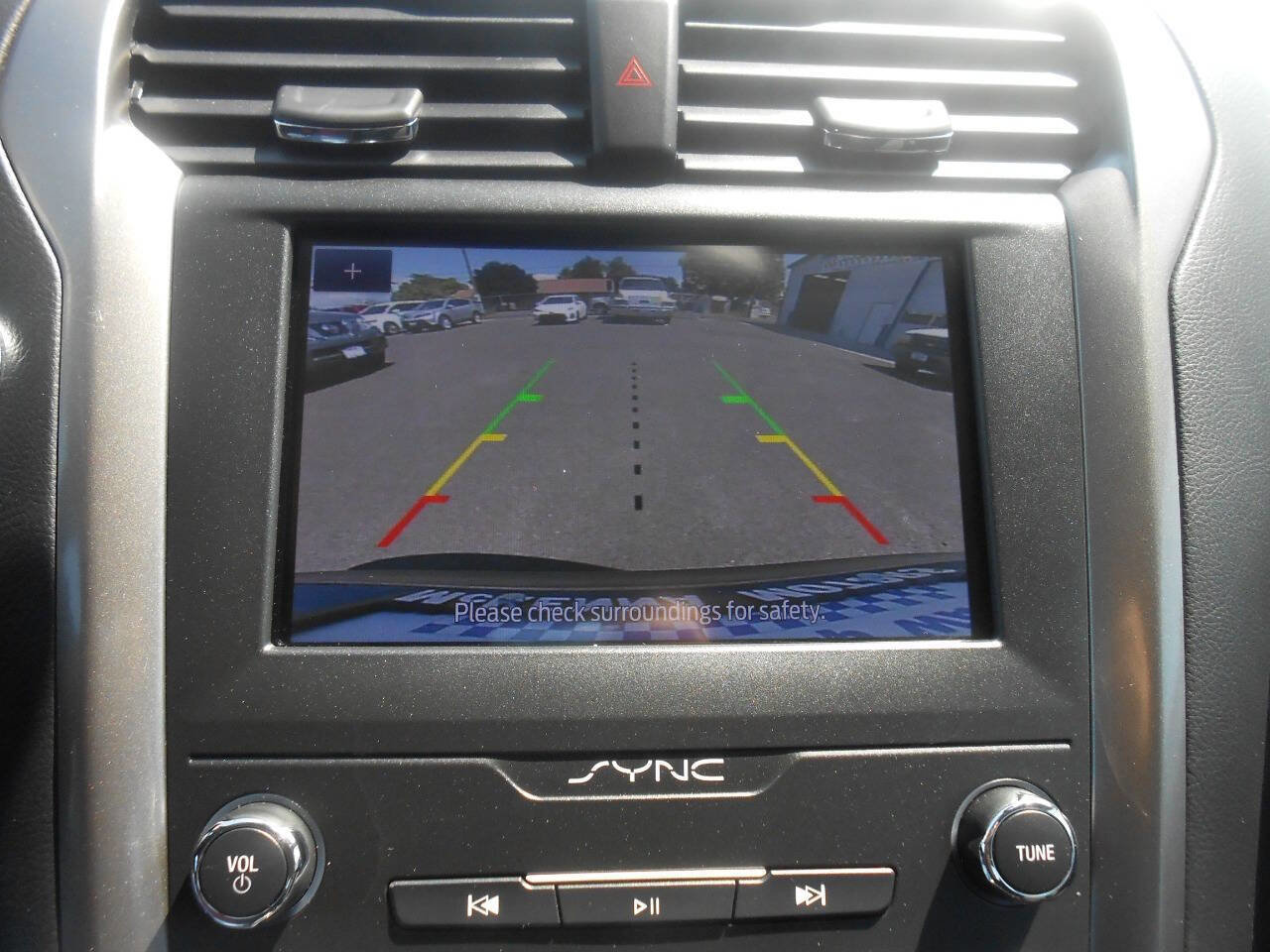 Used 2019 Ford Fusion SE image 10