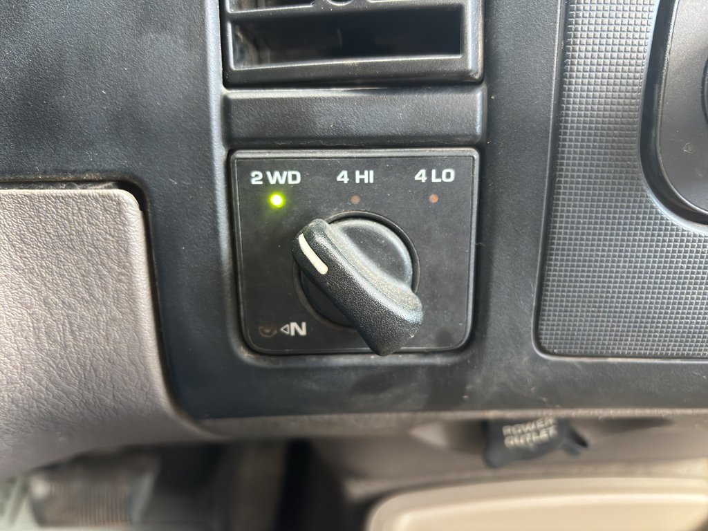 Used 2004 Dodge Dakota SLT w/ Deluxe Convenience Group image 16