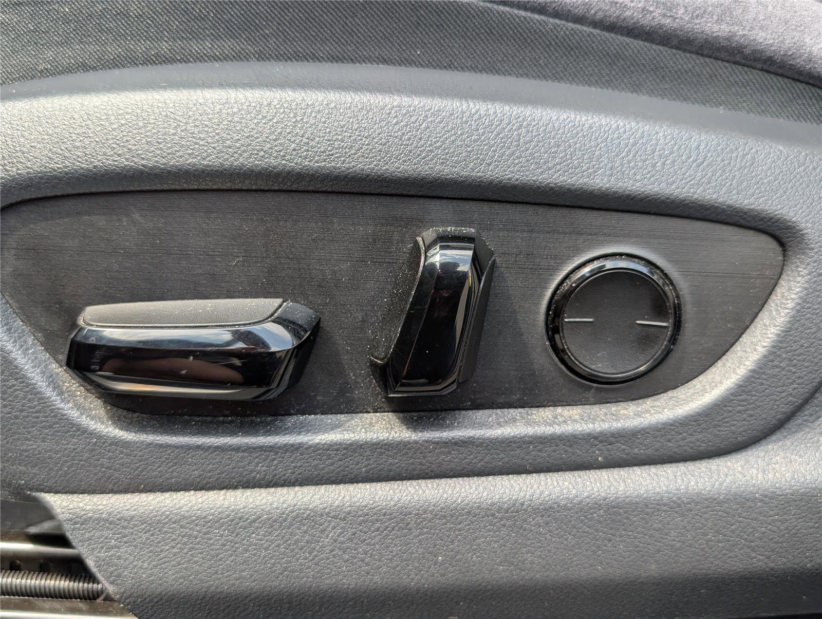 Used 2023 Lexus RZ 450e Premium w/ Accessory Package (2T) AWD/4WD image 23