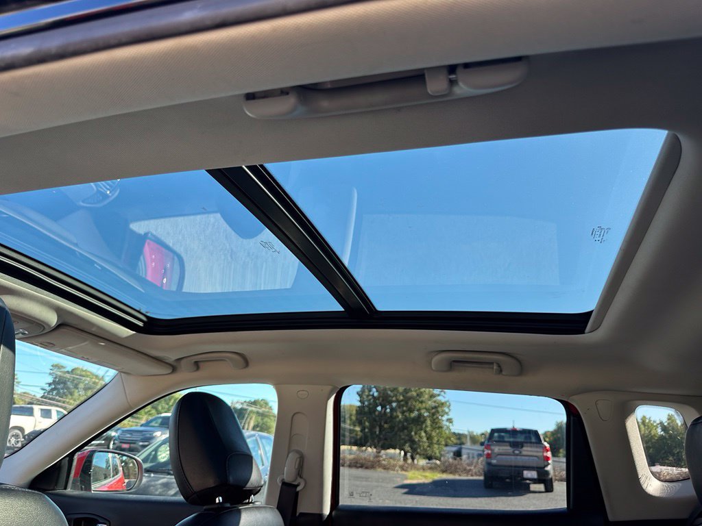 Used 2019 Jeep Compass Latitude FWD image 6