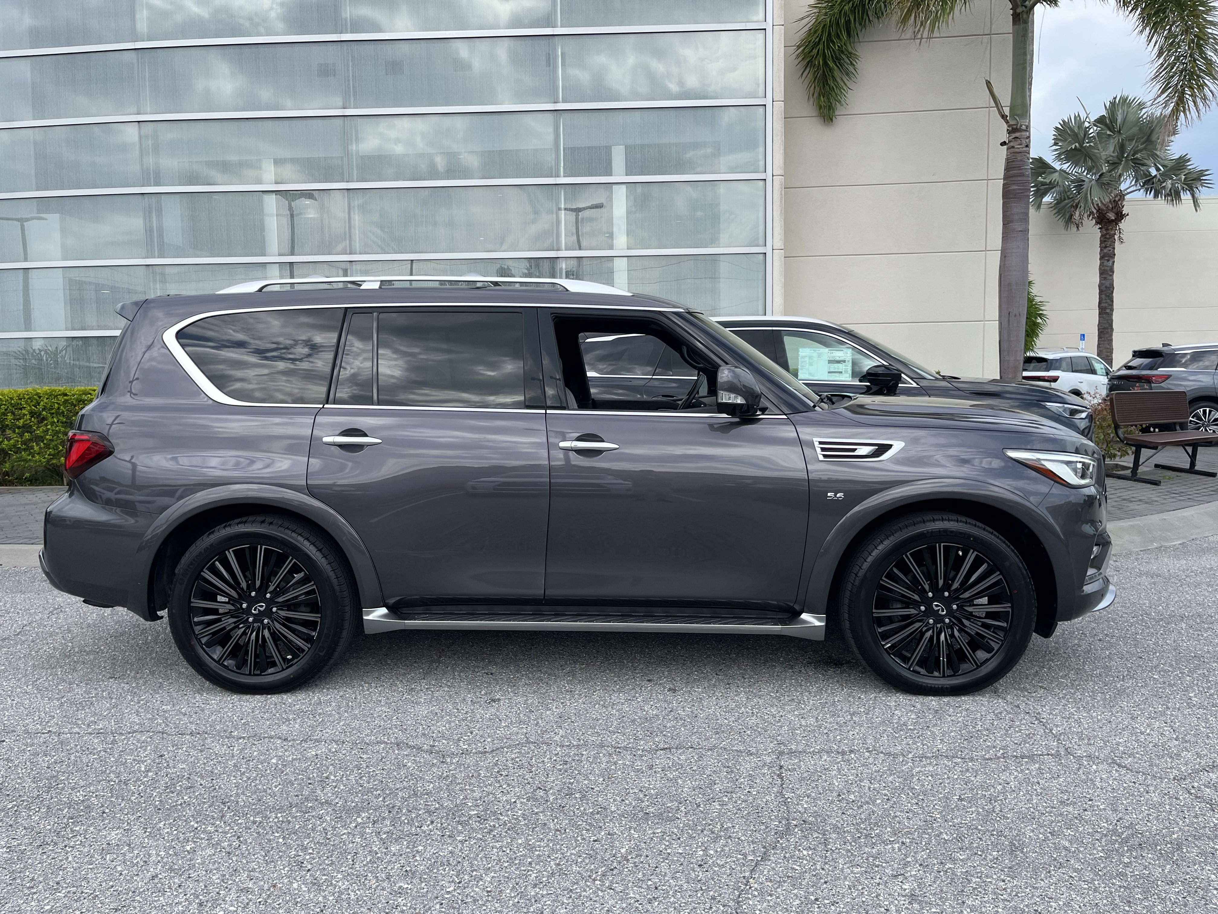 Certified 2019 INFINITI QX80 Limited w/ All-Season Package AWD/4WD image 10