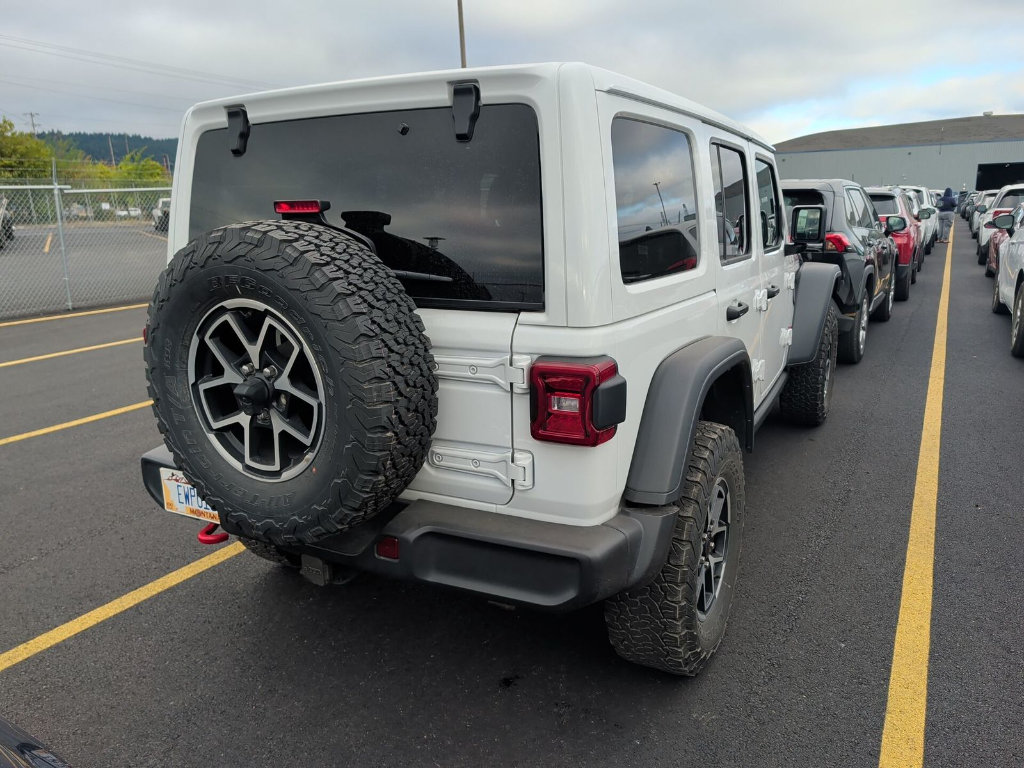Used 2025 Jeep Wrangler Unlimited Rubicon AWD/4WD image 2